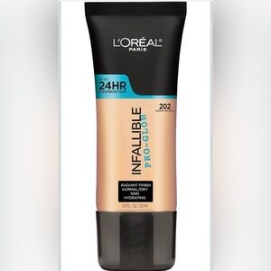L'Oreal Infallible Pro-Glow Foundation - Creamy Natural Shade 202